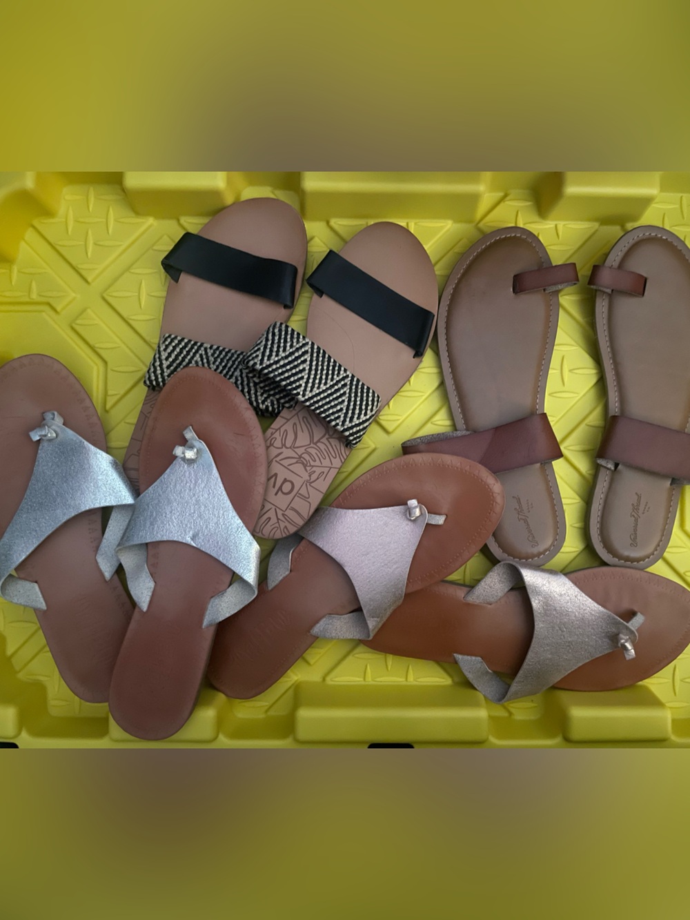 ✨LAST CHANCE ✨BUNDLE -Women's Silver Metallic Toe-Loop Sandals - Unbranded